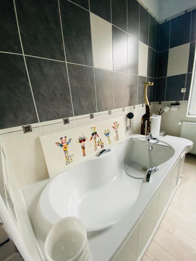 Hypolite Bed & Breakfast Avesnes-sur-Helpe ภายนอก รูปภาพ