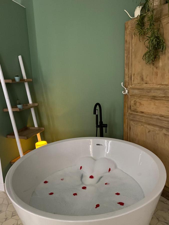 Hypolite Bed & Breakfast Avesnes-sur-Helpe ภายนอก รูปภาพ