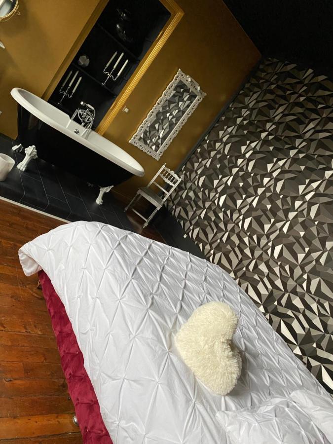 Hypolite Bed & Breakfast Avesnes-sur-Helpe ภายนอก รูปภาพ